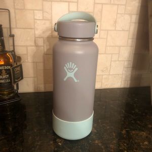 32 oz limited edition Hydroflask